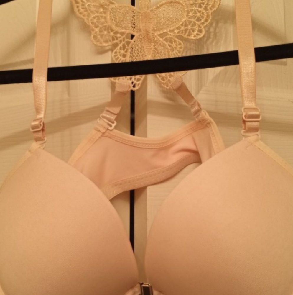 Bras - Picture 8 of 8
